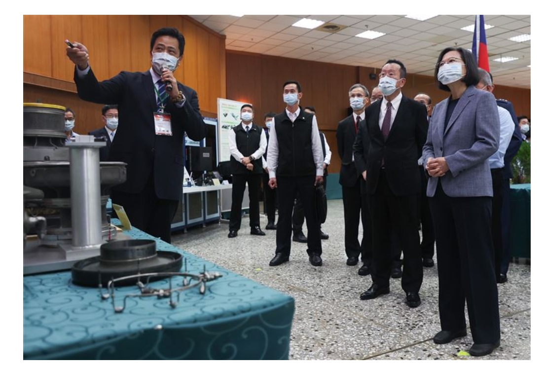 向蔡英文總統簡報科力航太股份有限公司 JF16維修能量